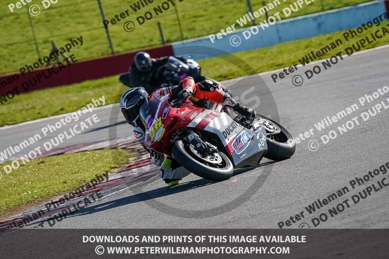 donington no limits trackday;donington park photographs;donington trackday photographs;no limits trackdays;peter wileman photography;trackday digital images;trackday photos